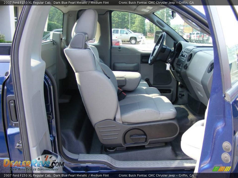 2007 Ford F150 XL Regular Cab Dark Blue Pearl Metallic / Medium Flint Photo #15