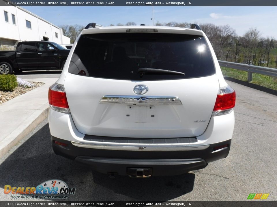 2013 Toyota Highlander Limited 4WD Blizzard White Pearl / Ash Photo #16