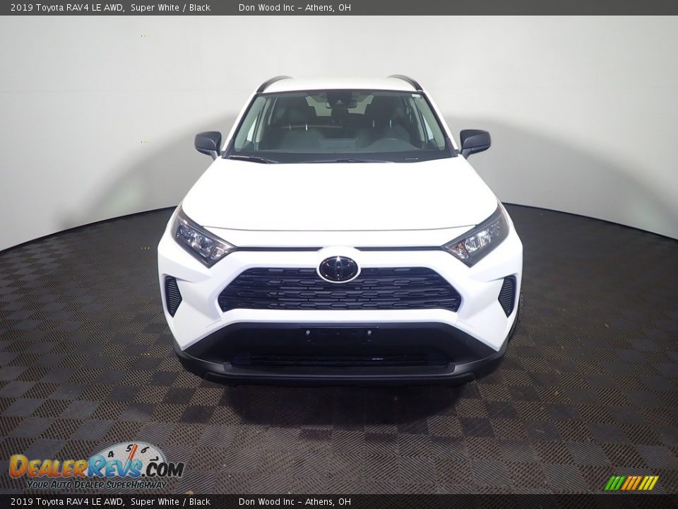 2019 Toyota RAV4 LE AWD Super White / Black Photo #6