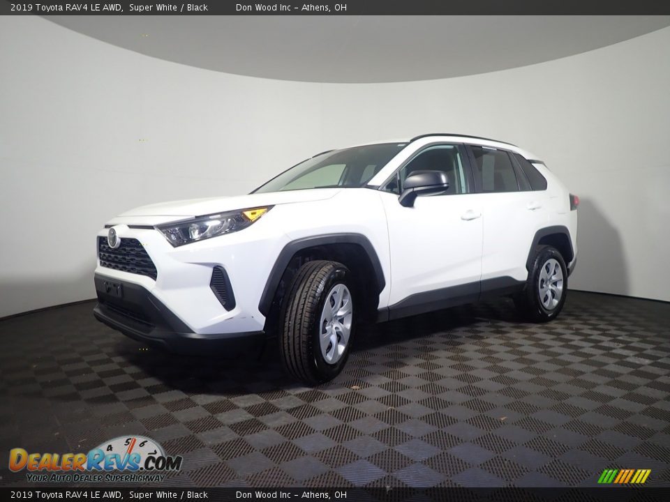 2019 Toyota RAV4 LE AWD Super White / Black Photo #9
