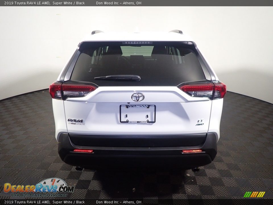 2019 Toyota RAV4 LE AWD Super White / Black Photo #14
