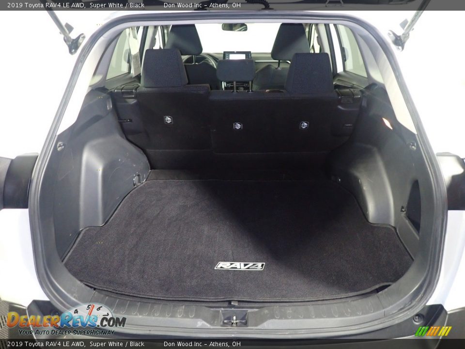2019 Toyota RAV4 LE AWD Super White / Black Photo #16