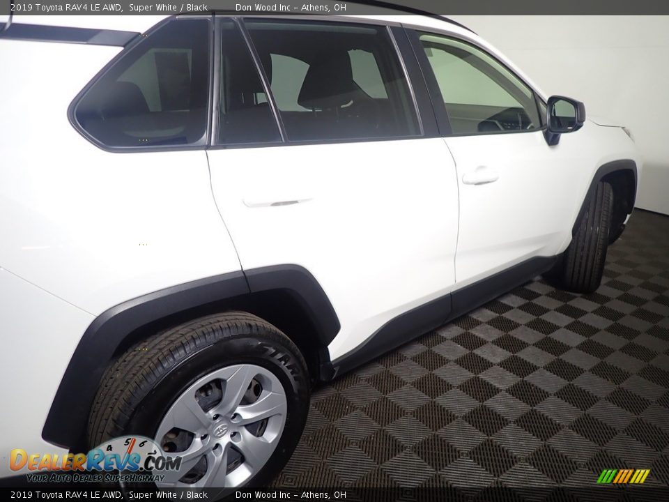 2019 Toyota RAV4 LE AWD Super White / Black Photo #20