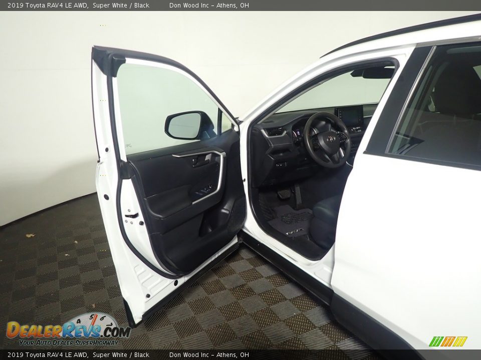 2019 Toyota RAV4 LE AWD Super White / Black Photo #21