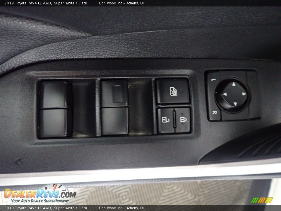 2019 Toyota RAV4 LE AWD Super White / Black Photo #22
