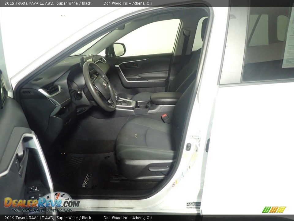 2019 Toyota RAV4 LE AWD Super White / Black Photo #23