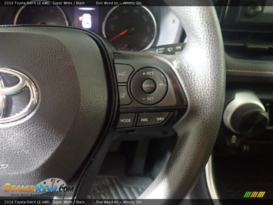 2019 Toyota RAV4 LE AWD Super White / Black Photo #31