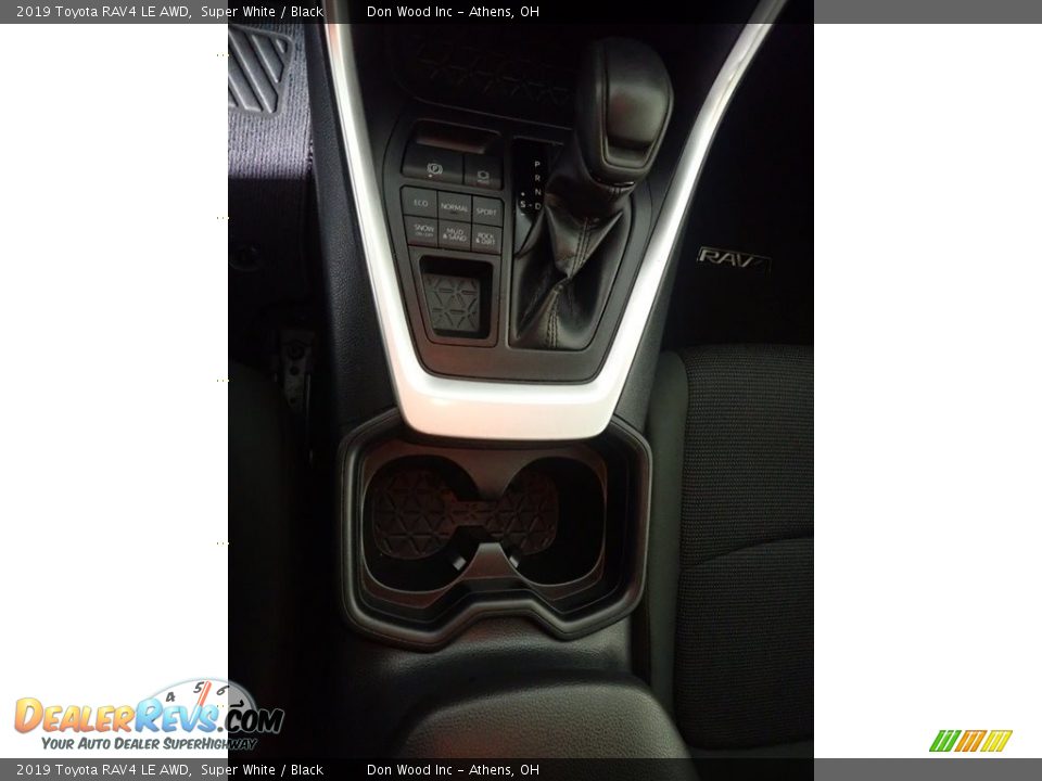2019 Toyota RAV4 LE AWD Super White / Black Photo #33