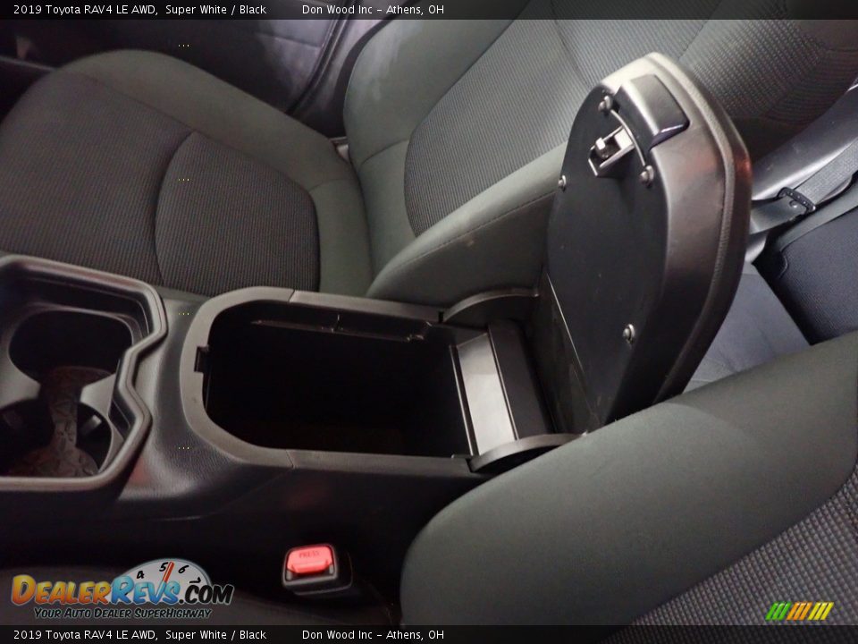 2019 Toyota RAV4 LE AWD Super White / Black Photo #35