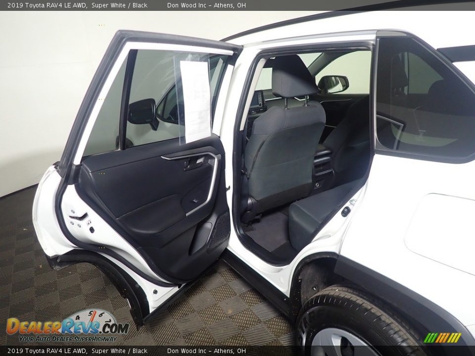 2019 Toyota RAV4 LE AWD Super White / Black Photo #36