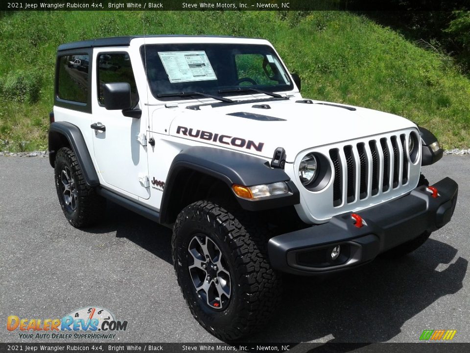 Front 3/4 View of 2021 Jeep Wrangler Rubicon 4x4 Photo #4