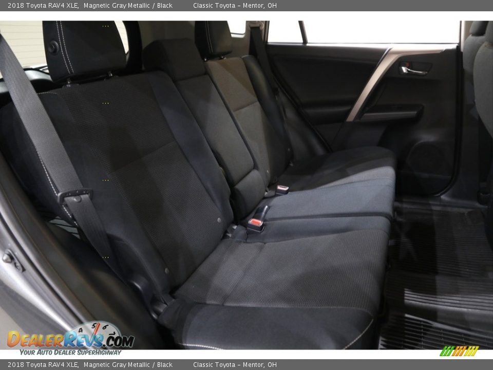 2018 Toyota RAV4 XLE Magnetic Gray Metallic / Black Photo #13