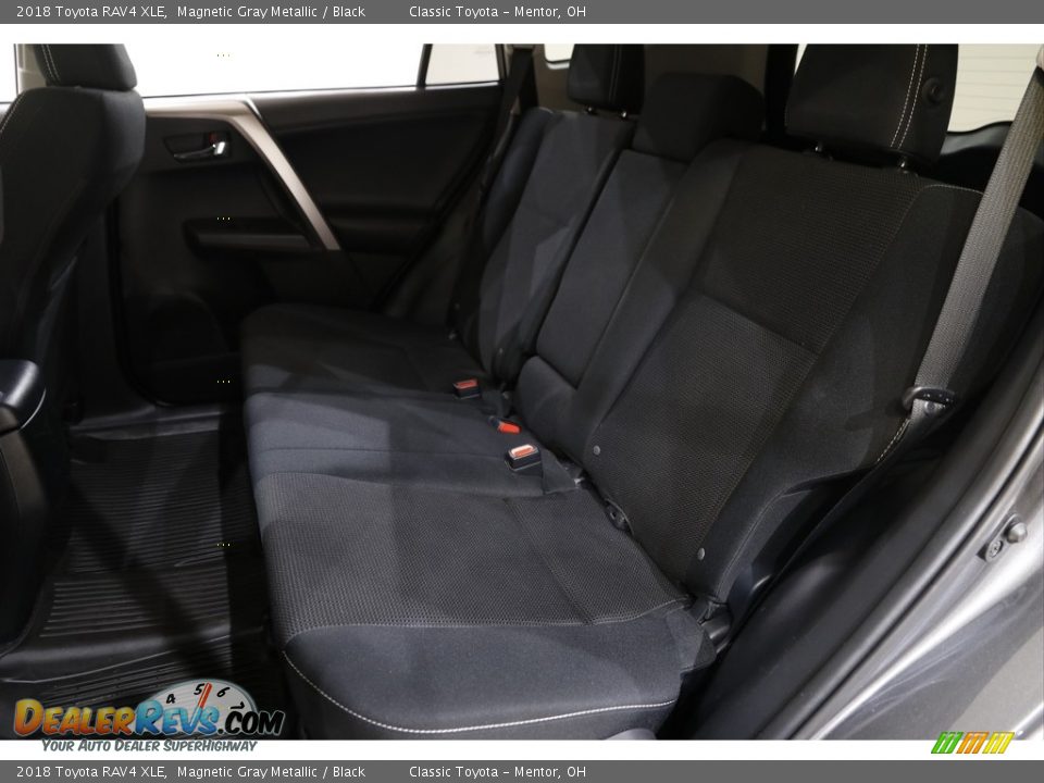 2018 Toyota RAV4 XLE Magnetic Gray Metallic / Black Photo #14