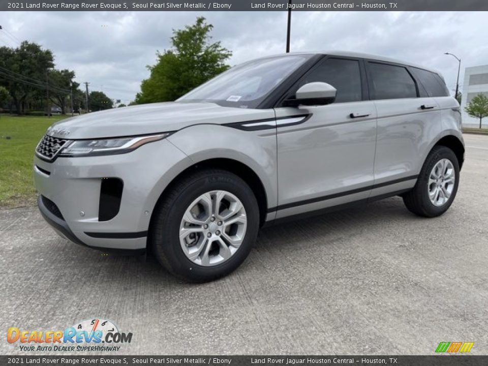 Front 3/4 View of 2021 Land Rover Range Rover Evoque S Photo #1