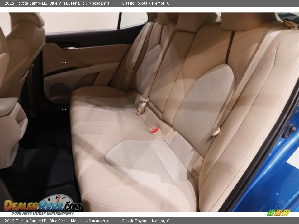 2019 Toyota Camry LE Blue Streak Metallic / Macadamia Photo #14