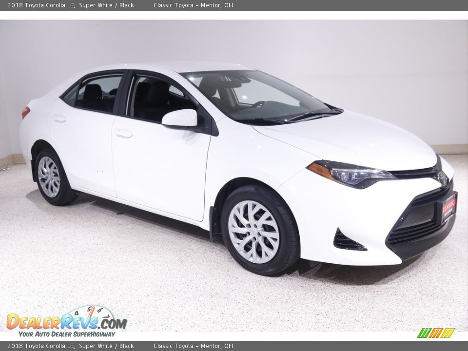 2018 Toyota Corolla LE Super White / Black Photo #1