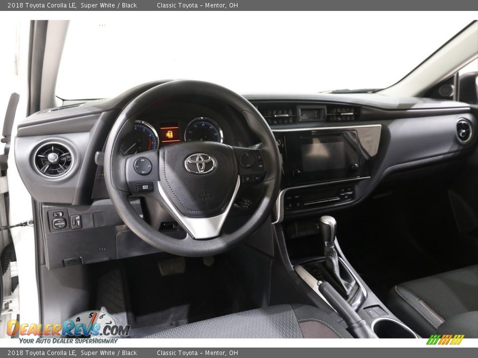 2018 Toyota Corolla LE Super White / Black Photo #6