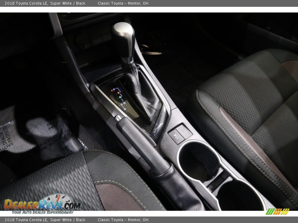 2018 Toyota Corolla LE Super White / Black Photo #11