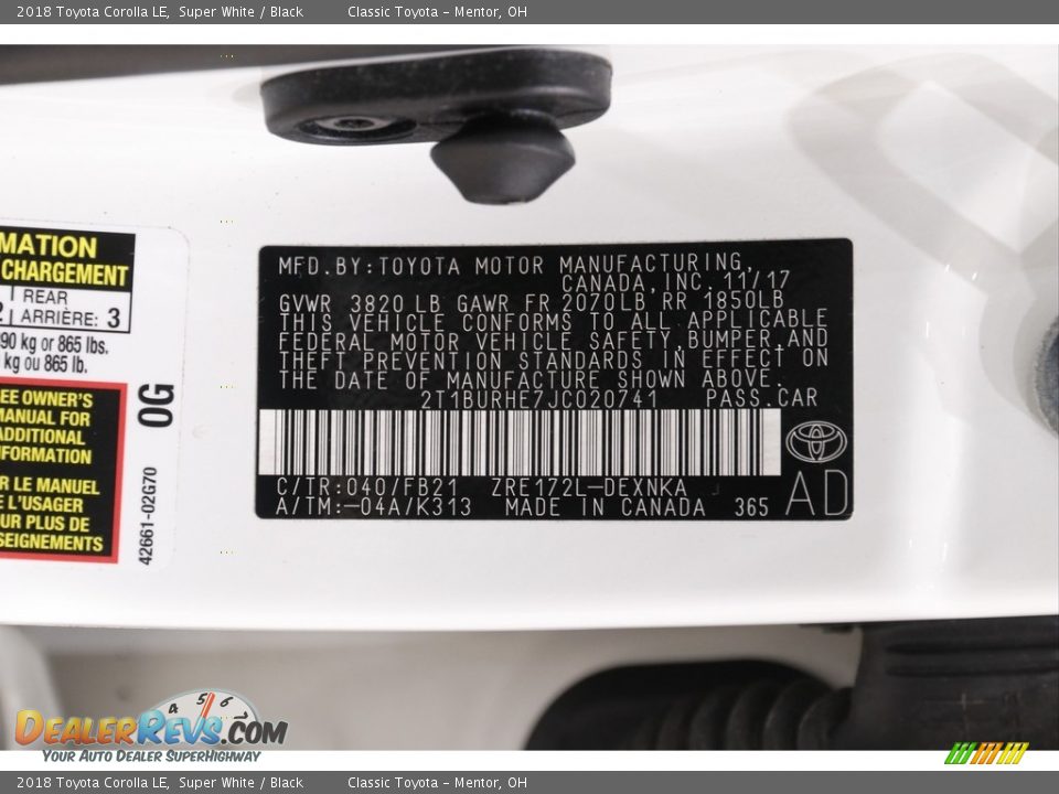 2018 Toyota Corolla LE Super White / Black Photo #17