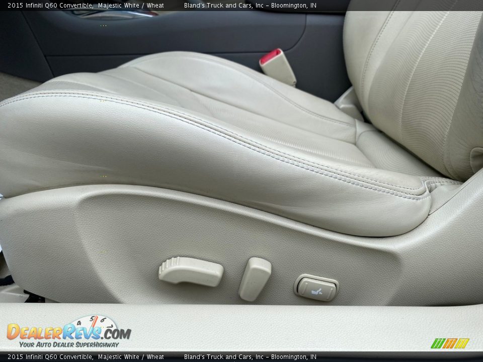 Front Seat of 2015 Infiniti Q60 Convertible Photo #21