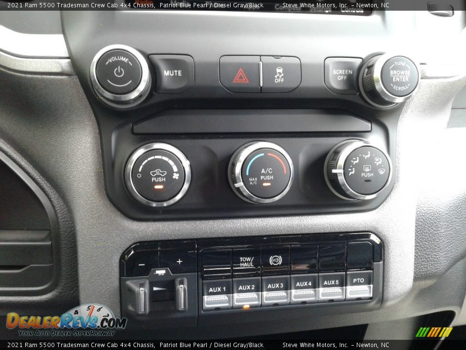 Controls of 2021 Ram 5500 Tradesman Crew Cab 4x4 Chassis Photo #22