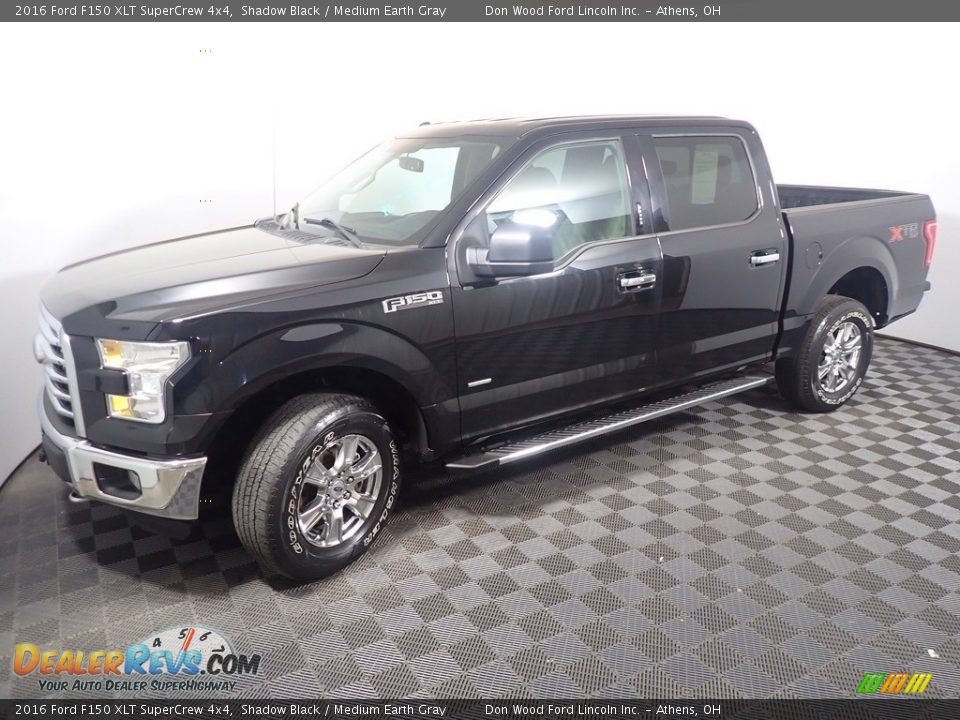 2016 Ford F150 XLT SuperCrew 4x4 Shadow Black / Medium Earth Gray Photo #10