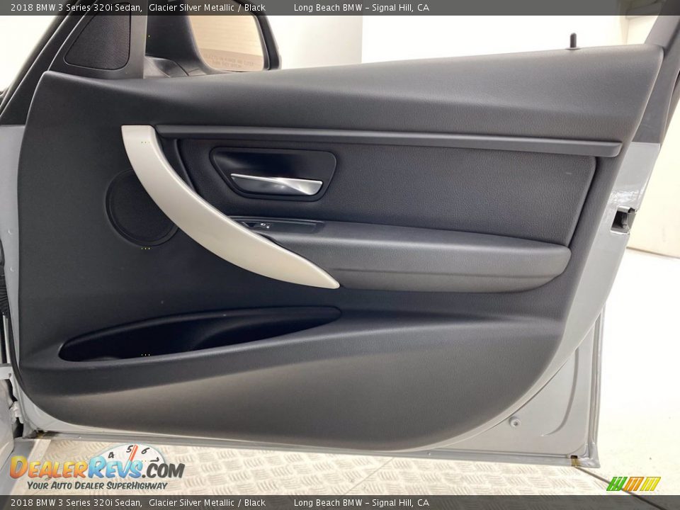 2018 BMW 3 Series 320i Sedan Glacier Silver Metallic / Black Photo #31