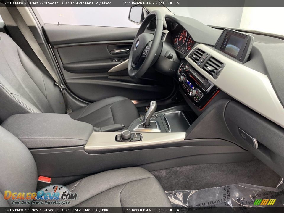 2018 BMW 3 Series 320i Sedan Glacier Silver Metallic / Black Photo #32