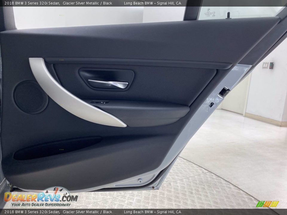 2018 BMW 3 Series 320i Sedan Glacier Silver Metallic / Black Photo #34