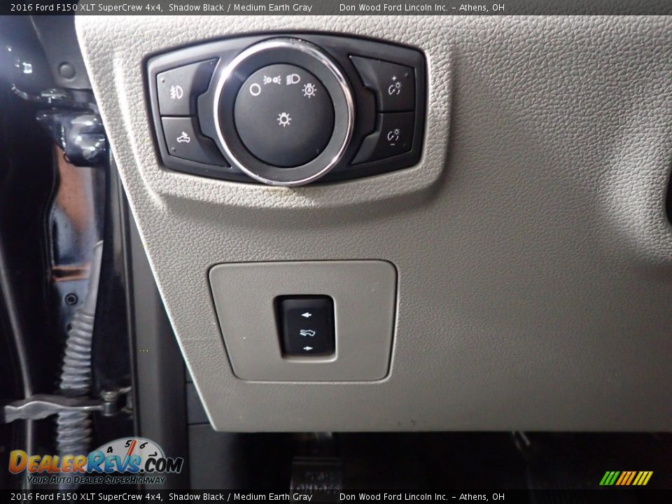 2016 Ford F150 XLT SuperCrew 4x4 Shadow Black / Medium Earth Gray Photo #33