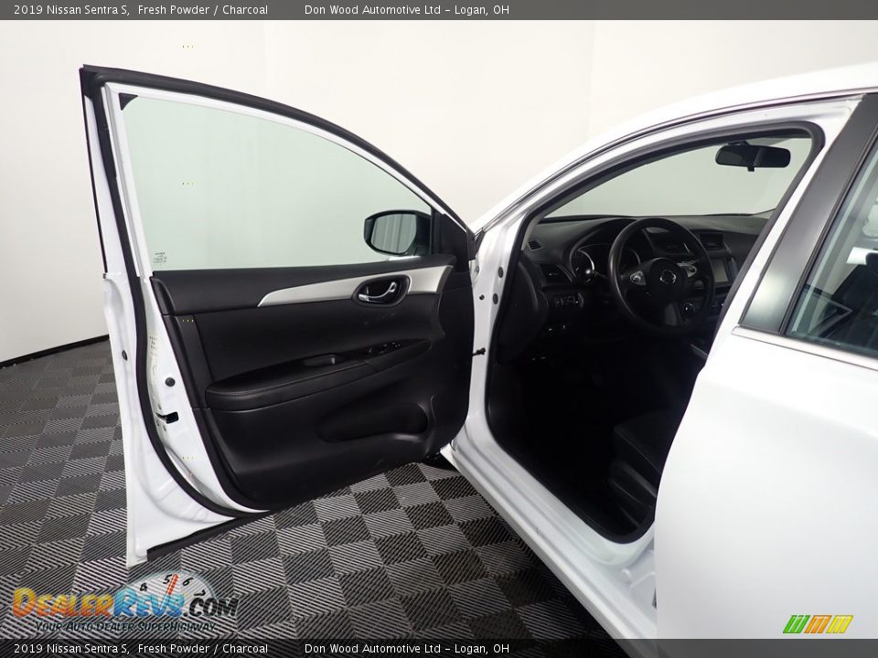 2019 Nissan Sentra S Fresh Powder / Charcoal Photo #29