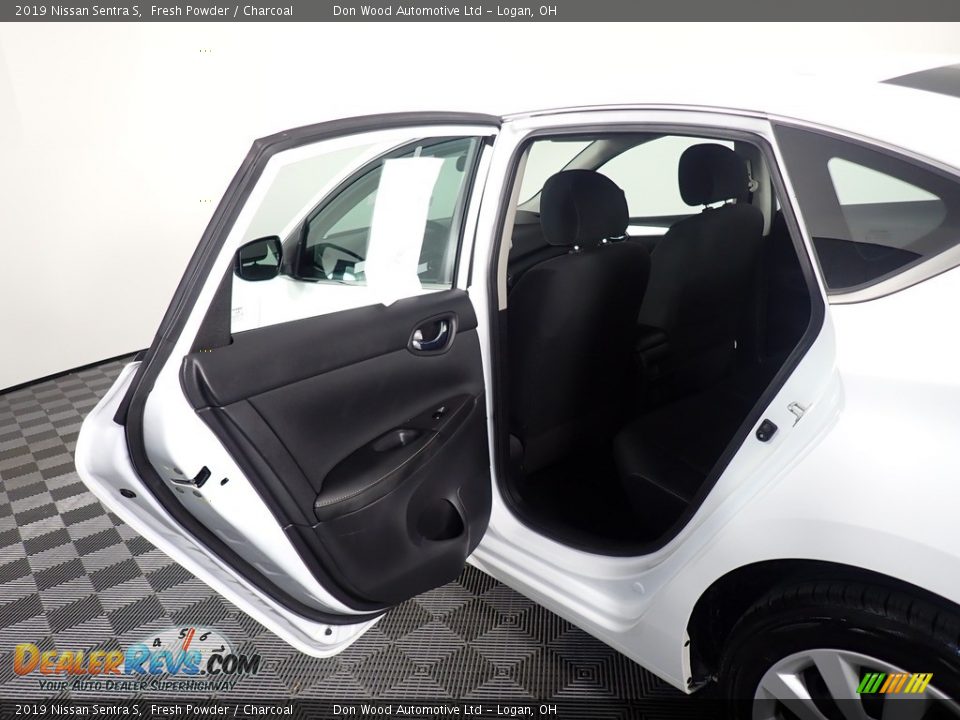 2019 Nissan Sentra S Fresh Powder / Charcoal Photo #32