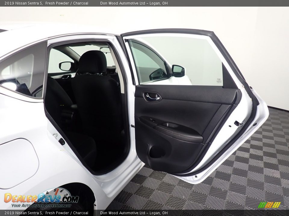 2019 Nissan Sentra S Fresh Powder / Charcoal Photo #35