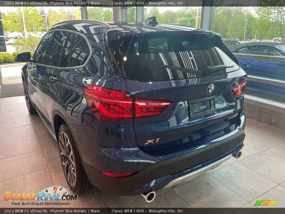 2021 BMW X1 xDrive28i Phytonic Blue Metallic / Black Photo #2