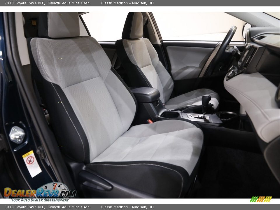 2018 Toyota RAV4 XLE Galactic Aqua Mica / Ash Photo #12