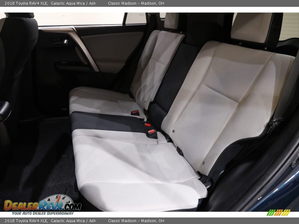 2018 Toyota RAV4 XLE Galactic Aqua Mica / Ash Photo #14