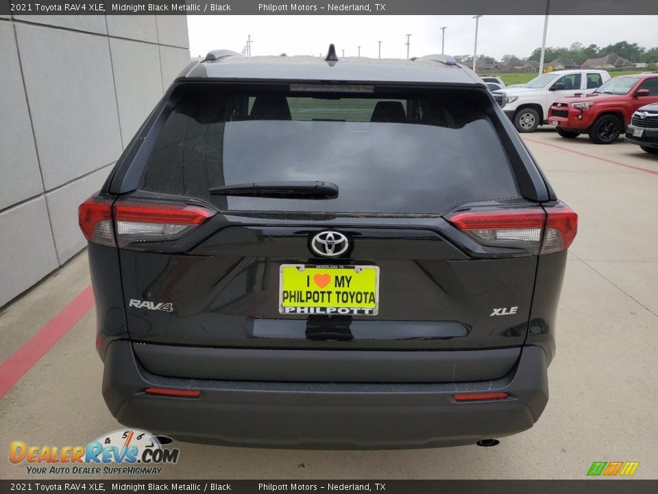 2021 Toyota RAV4 XLE Midnight Black Metallic / Black Photo #8