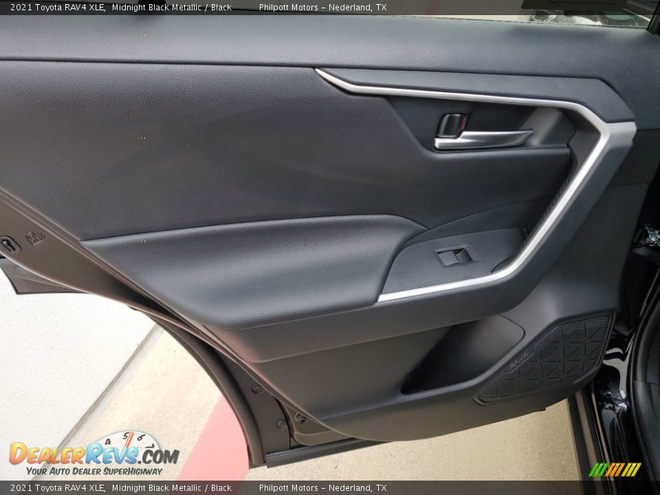 2021 Toyota RAV4 XLE Midnight Black Metallic / Black Photo #21