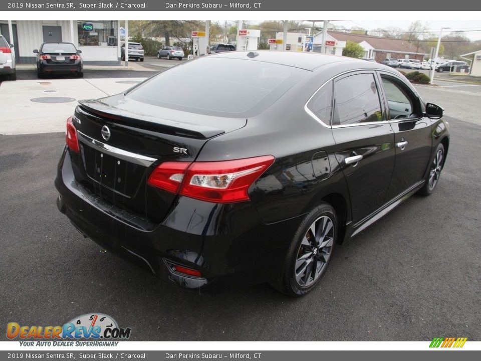 2019 Nissan Sentra SR Super Black / Charcoal Photo #5