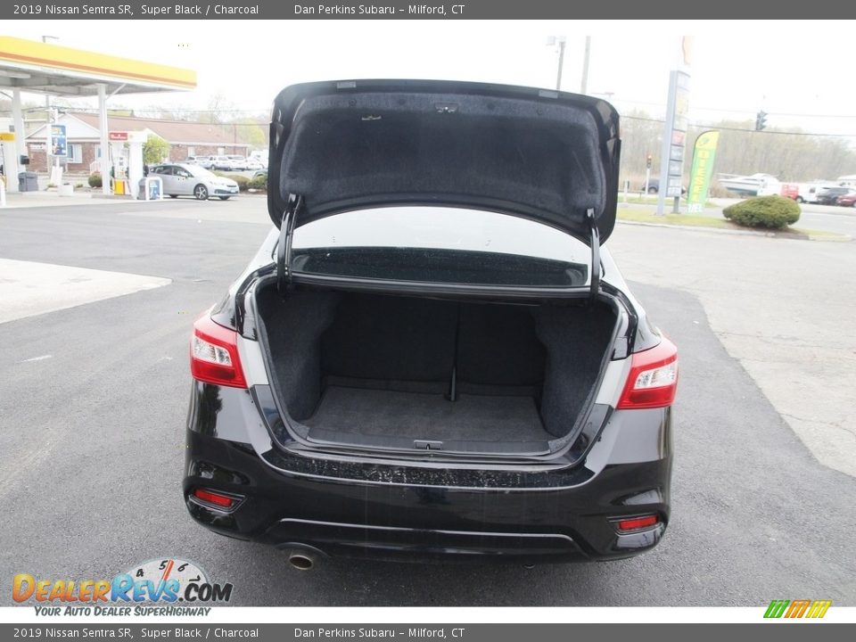 2019 Nissan Sentra SR Super Black / Charcoal Photo #13