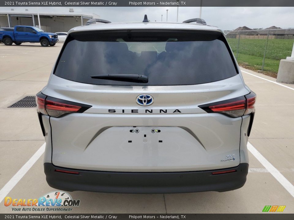 2021 Toyota Sienna XLE Hybrid Celestial Silver Metallic / Gray Photo #8