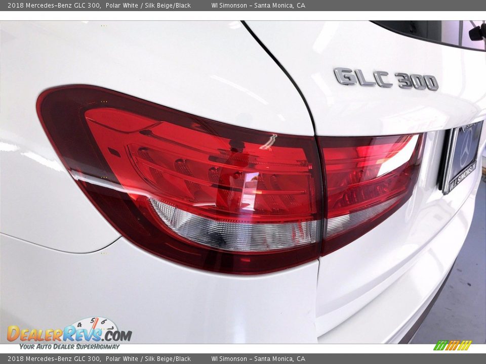 2018 Mercedes-Benz GLC 300 Polar White / Silk Beige/Black Photo #29