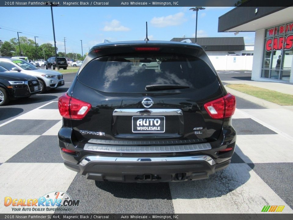 2018 Nissan Pathfinder SL 4x4 Magnetic Black / Charcoal Photo #4