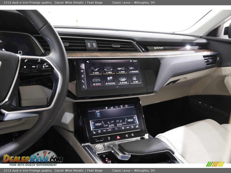 Controls of 2019 Audi e-tron Prestige quattro Photo #9