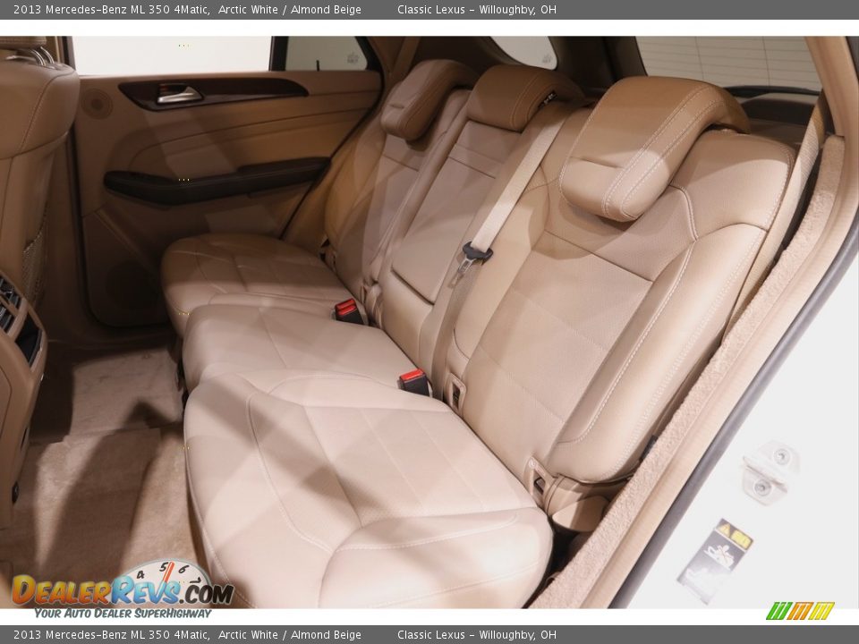 2013 Mercedes-Benz ML 350 4Matic Arctic White / Almond Beige Photo #17