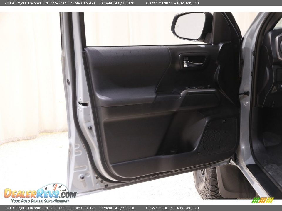 2019 Toyota Tacoma TRD Off-Road Double Cab 4x4 Cement Gray / Black Photo #4