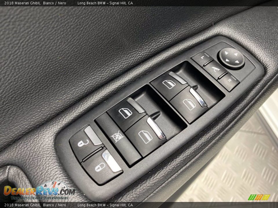 Controls of 2018 Maserati Ghibli  Photo #14