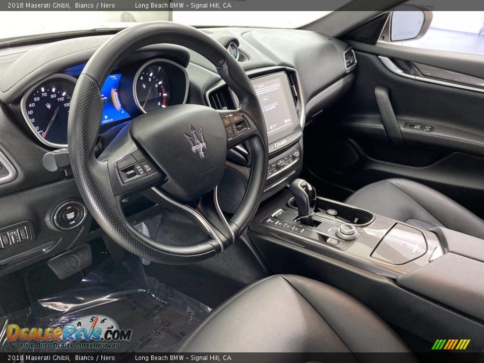 Nero Interior - 2018 Maserati Ghibli  Photo #16