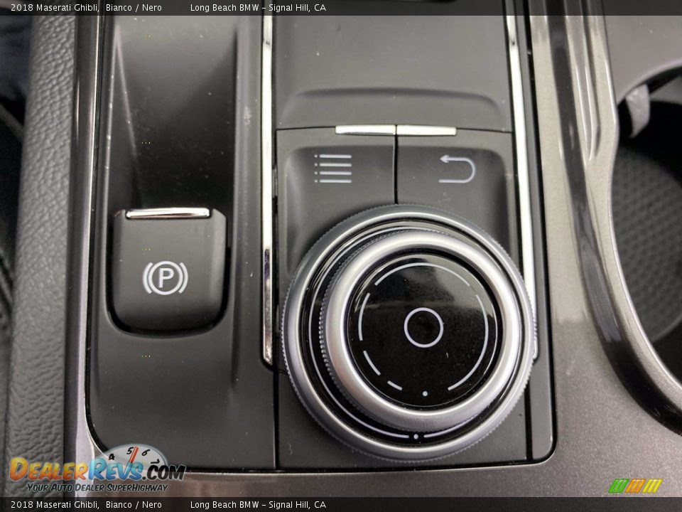 Controls of 2018 Maserati Ghibli  Photo #29