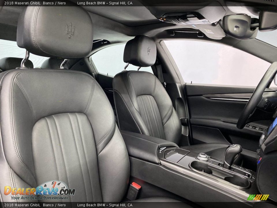 Front Seat of 2018 Maserati Ghibli  Photo #34